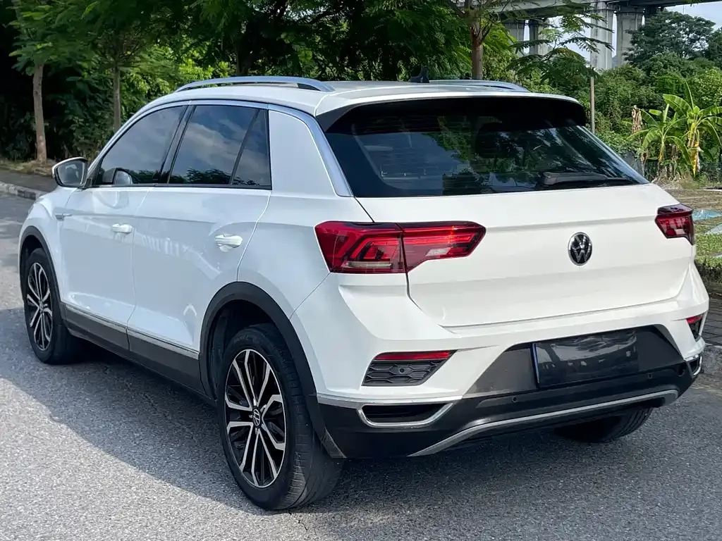 Volkswagen T-Roc — фото 8