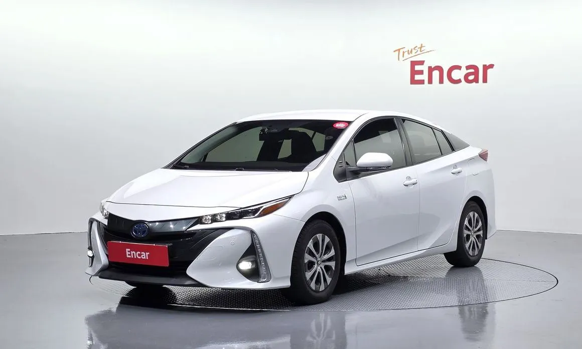Toyota Prius — фото 1