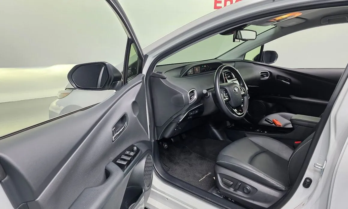Toyota Prius — фото 10