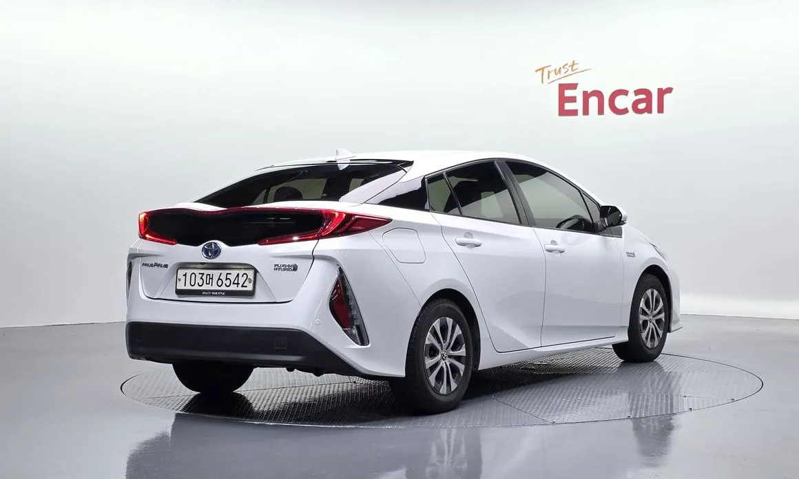 Toyota Prius — фото 3