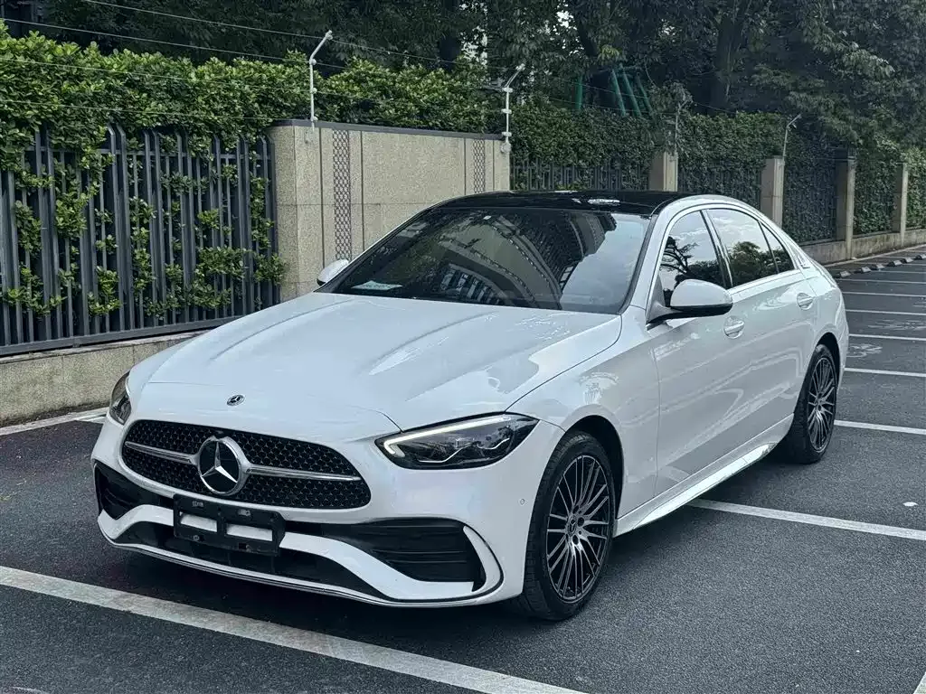 Mercedes-Benz C-Class — фото 1