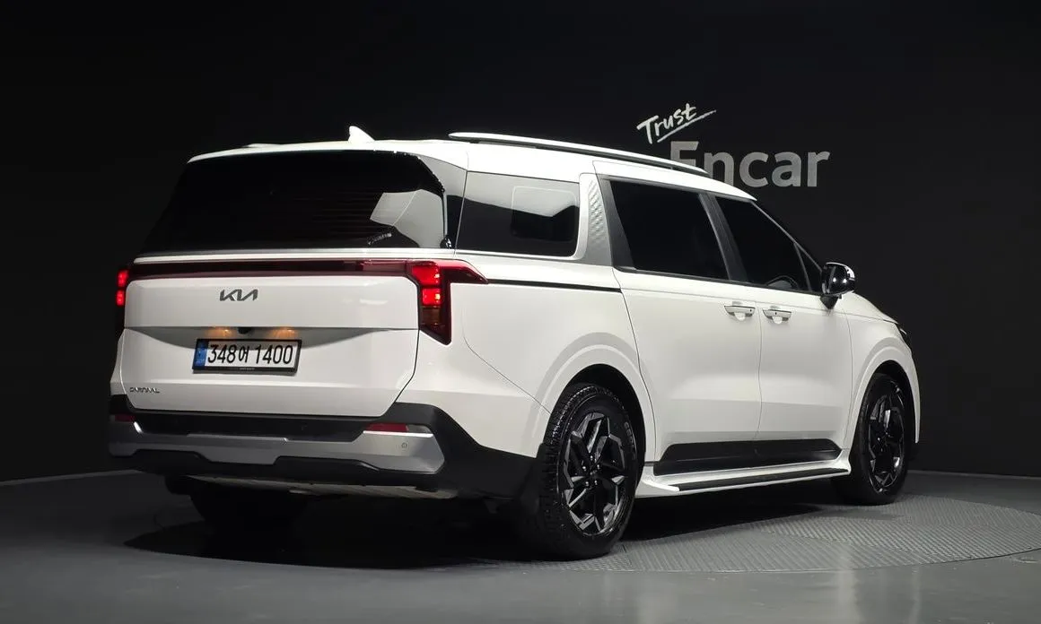 Kia Carnival — фото 4