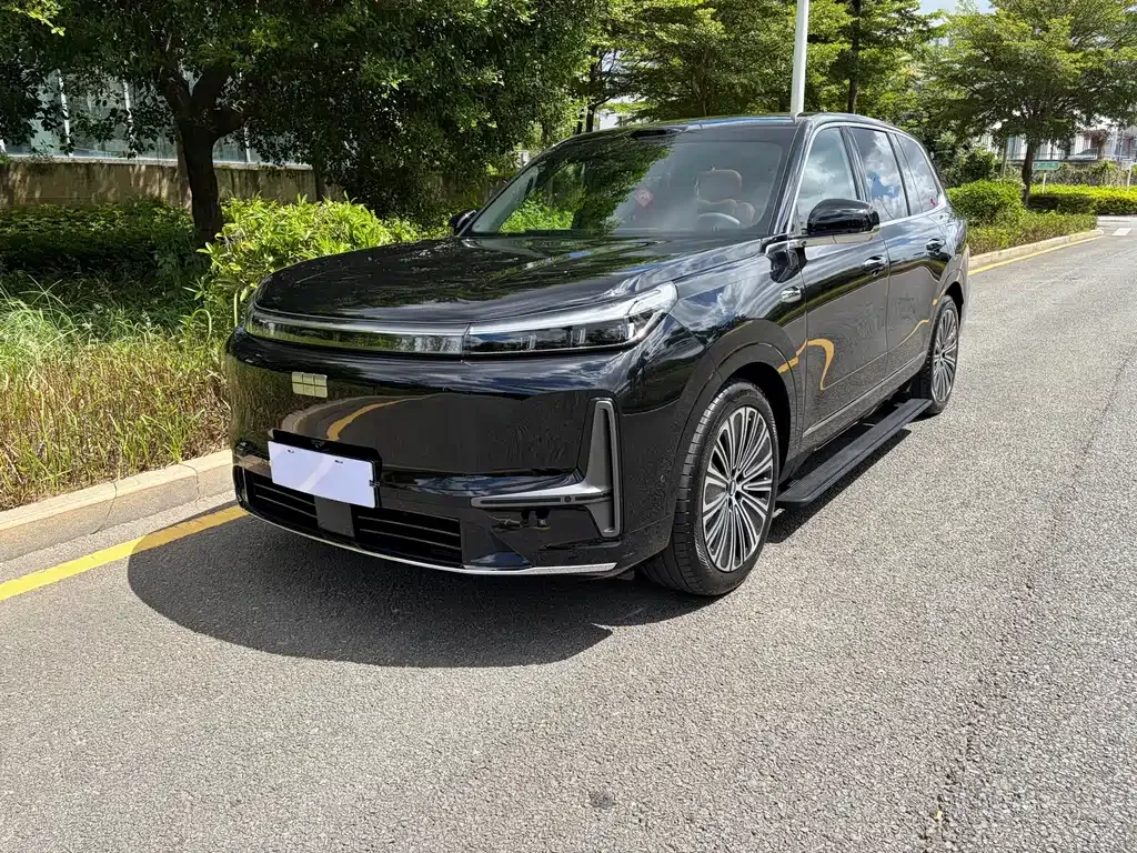 Geely Galaxy M9 — фото 1