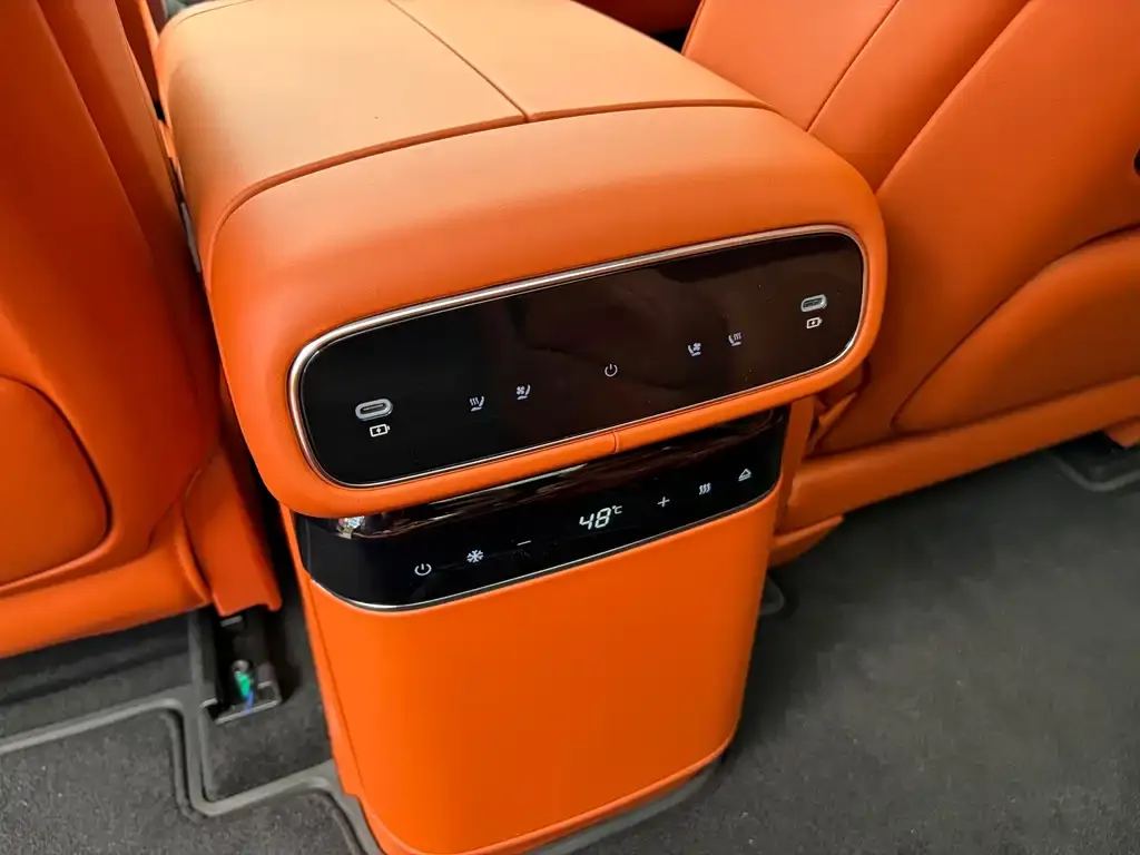 Geely Galaxy M9 — фото 3