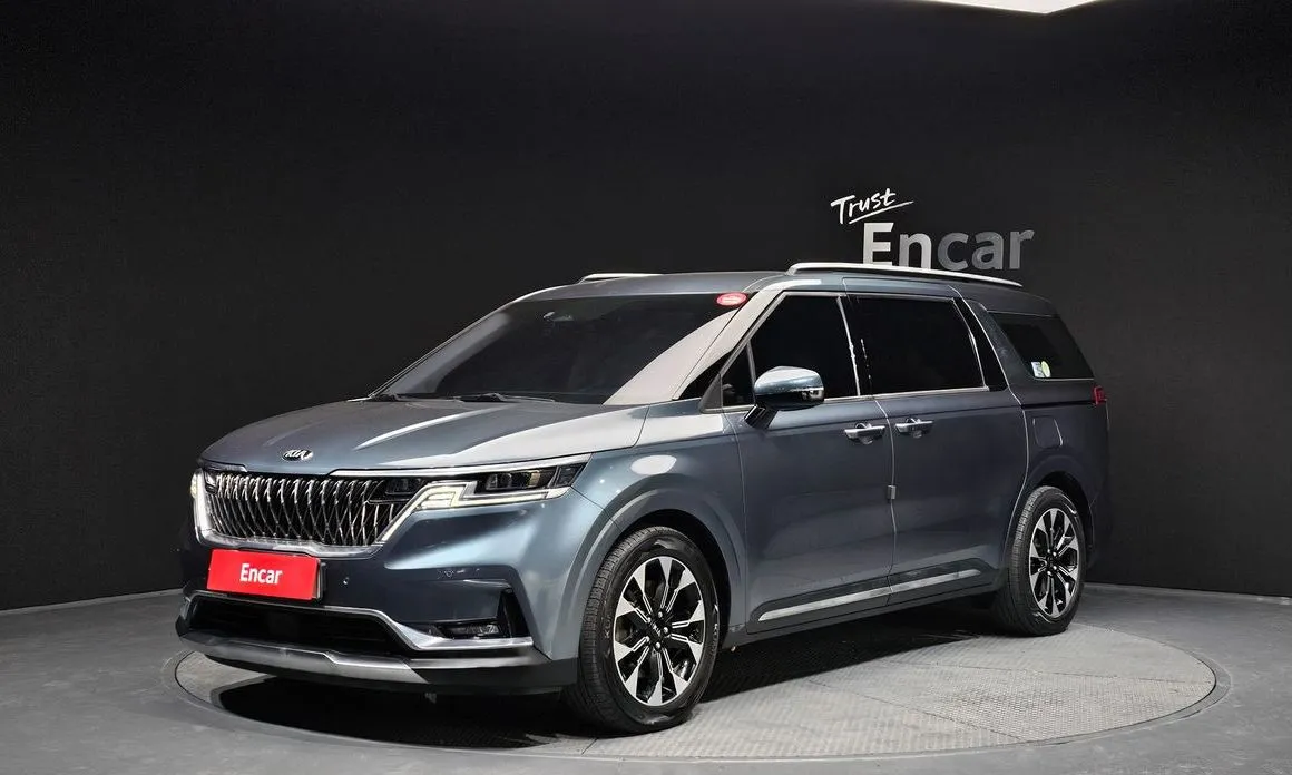 Kia Carnival — фото 1