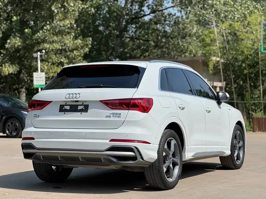 Audi Q3 — фото 4