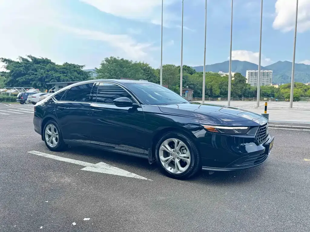 Honda Accord — фото 10