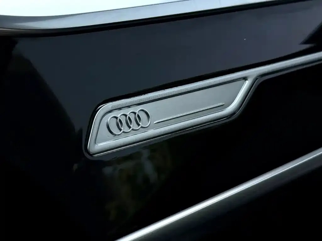 Audi A6L — фото 2