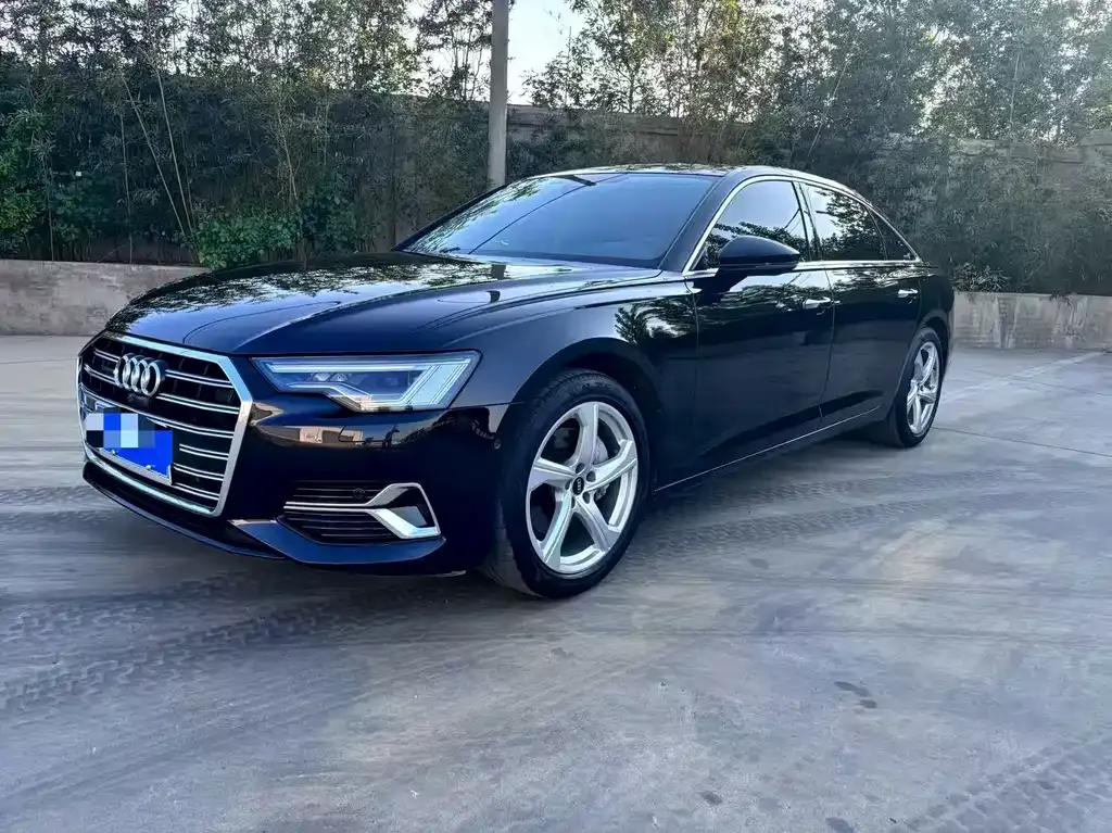 Audi A6L — фото 1