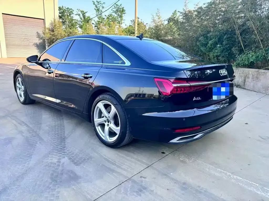 Audi A6L — фото 8