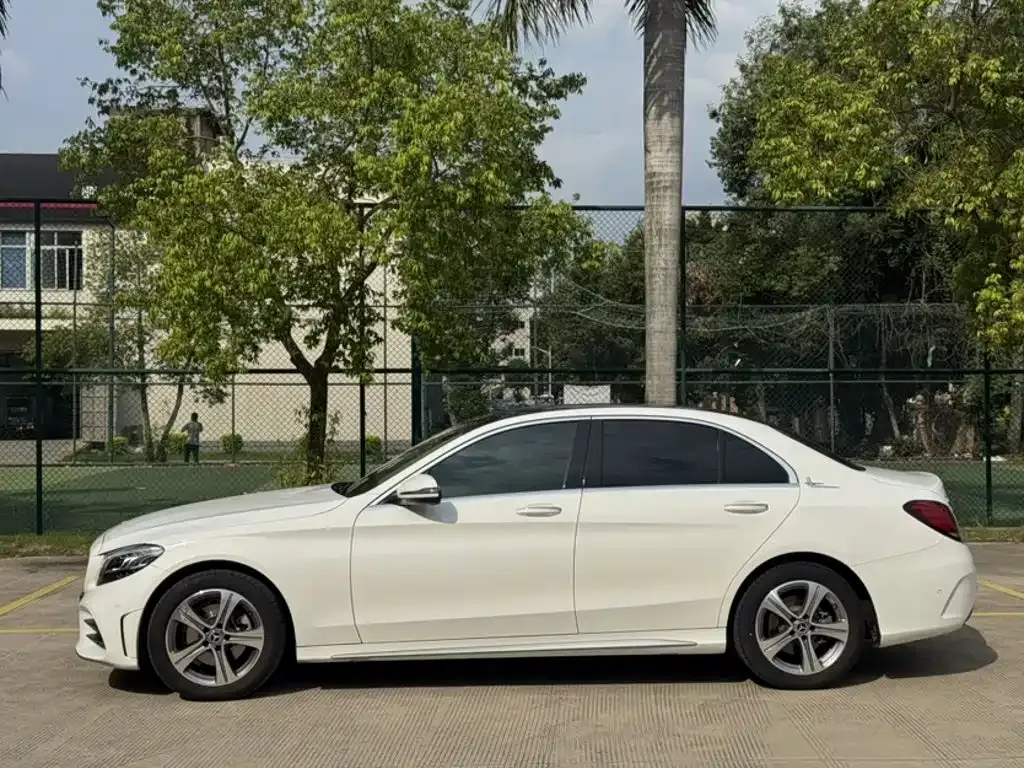 Mercedes-Benz C-Class — фото 10