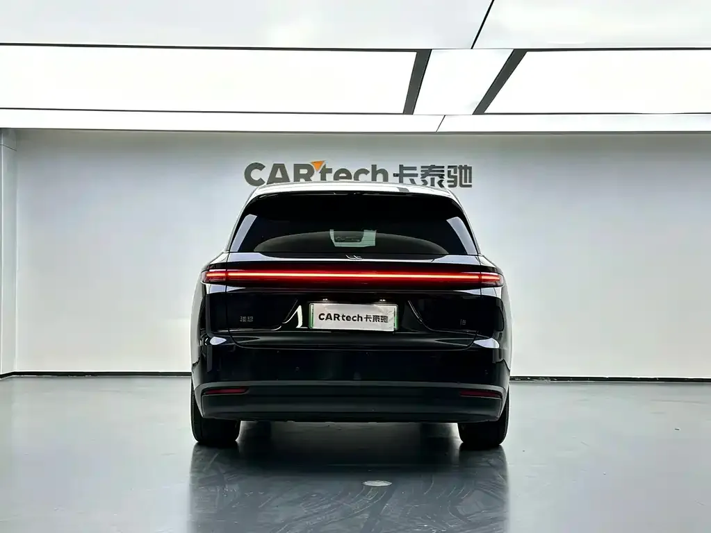 Li Auto i8 — фото 6