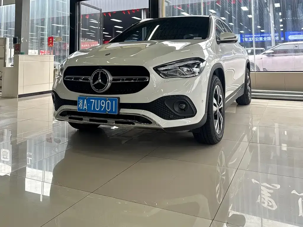 Mercedes-Benz GLA — фото 1