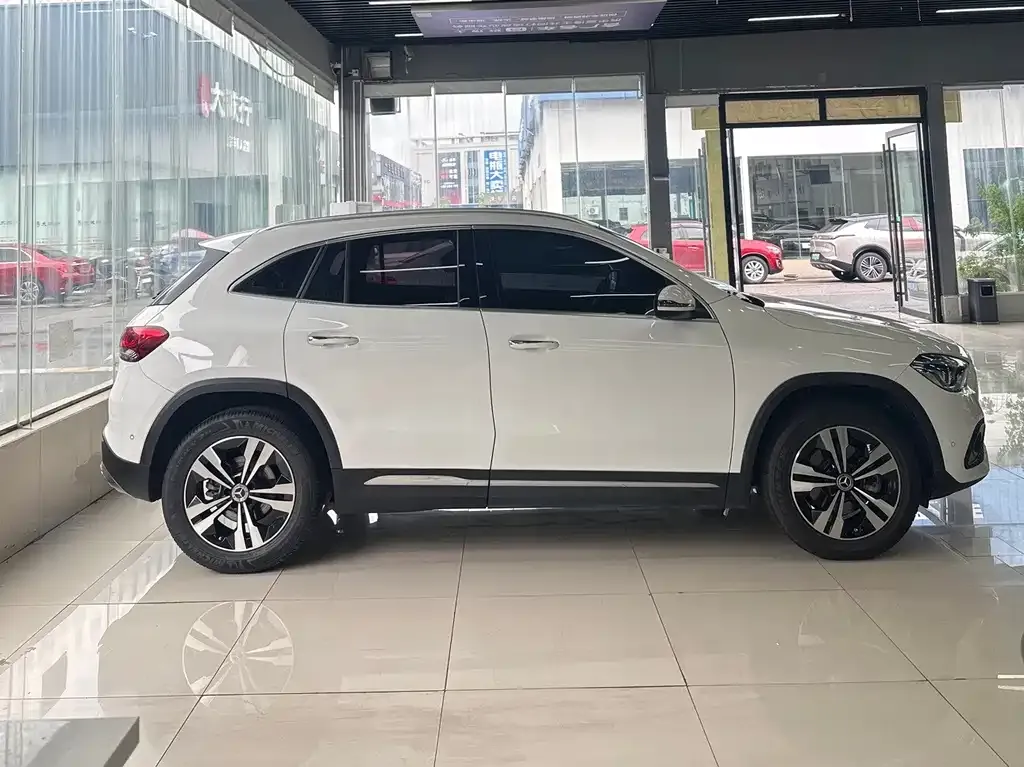 Mercedes-Benz GLA — фото 9