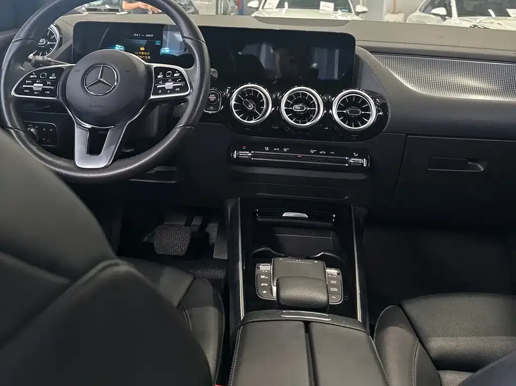 Mercedes-Benz GLA — фото 6