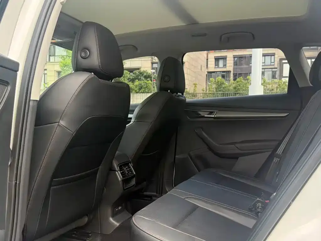 Skoda Karoq — фото 7