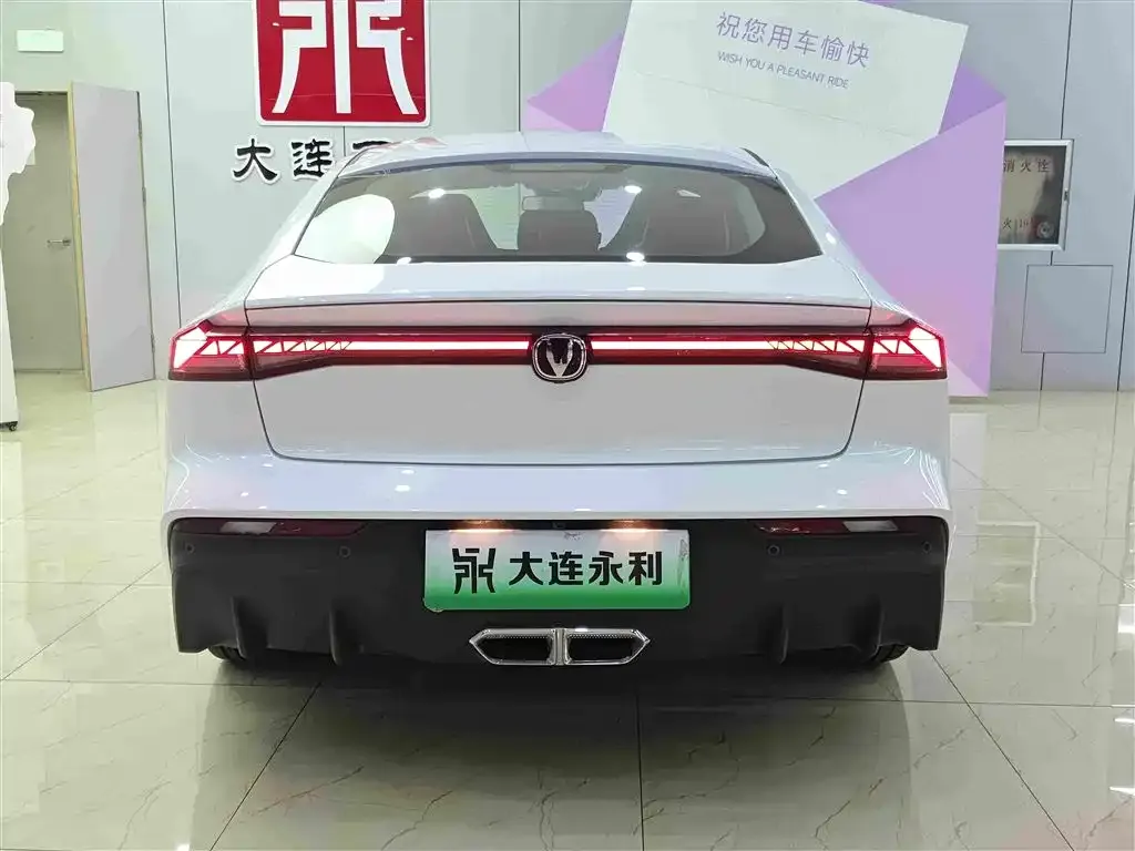 Changan UNI-V iDD — фото 2