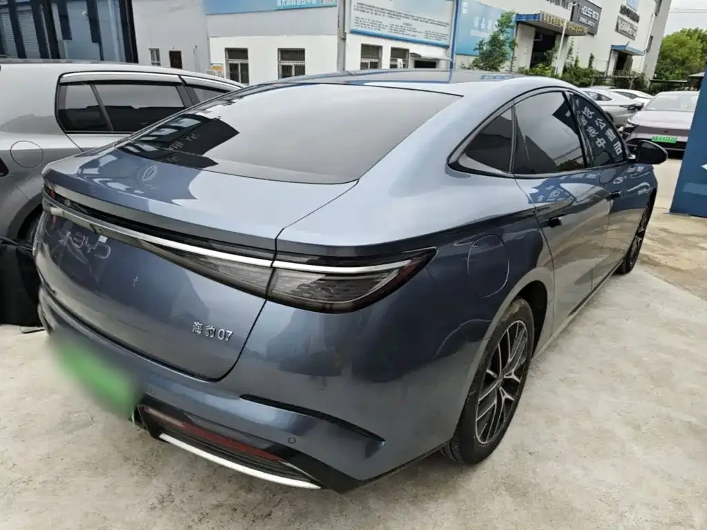 BYD Seal 07 DM-i — фото 8