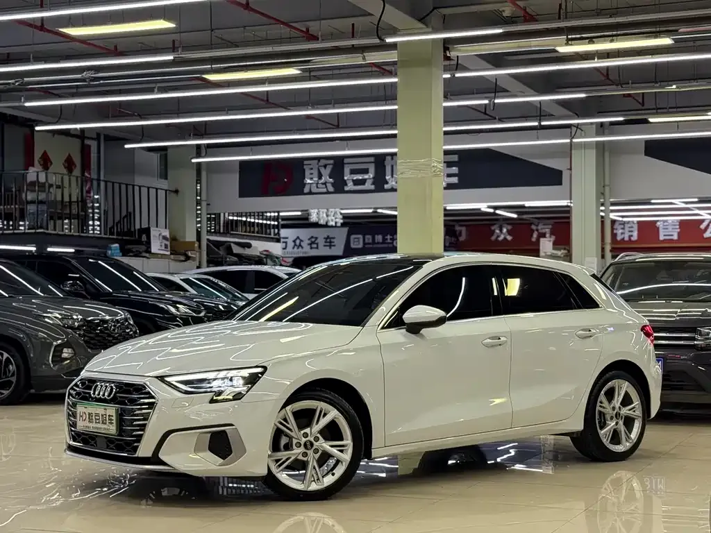 Audi A3 — фото 1