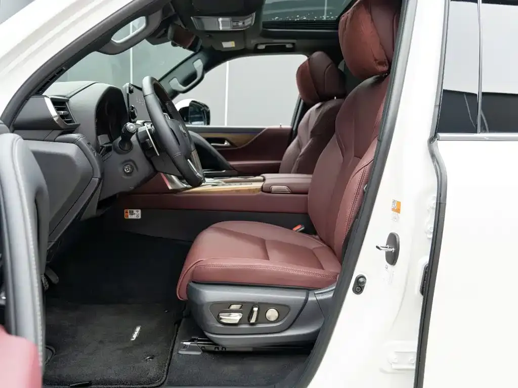 Lexus LX — фото 8