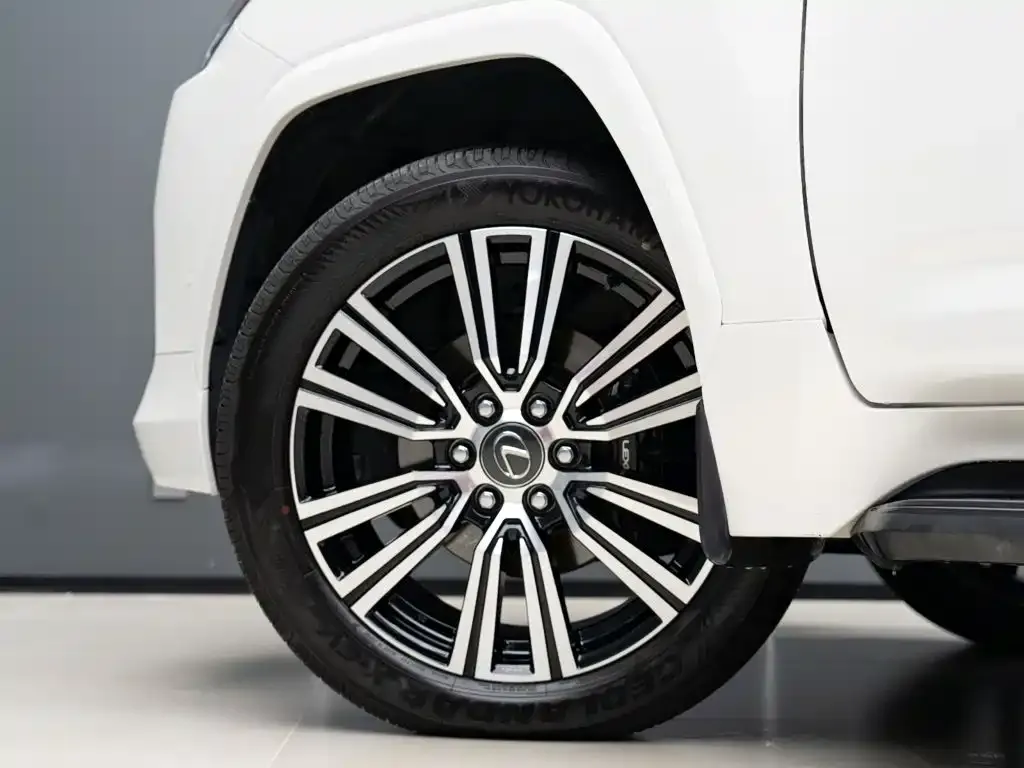 Lexus LX — фото 4