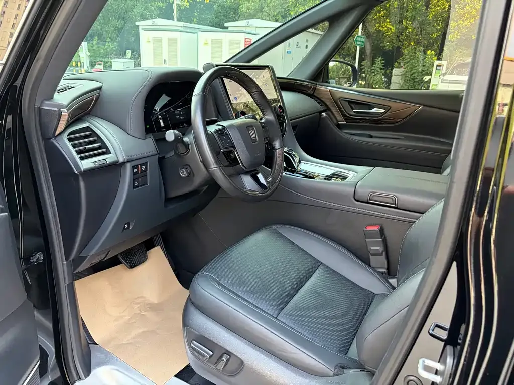Toyota Vellfire — фото 7
