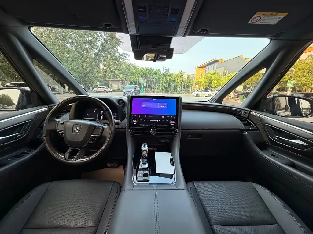 Toyota Vellfire — фото 10