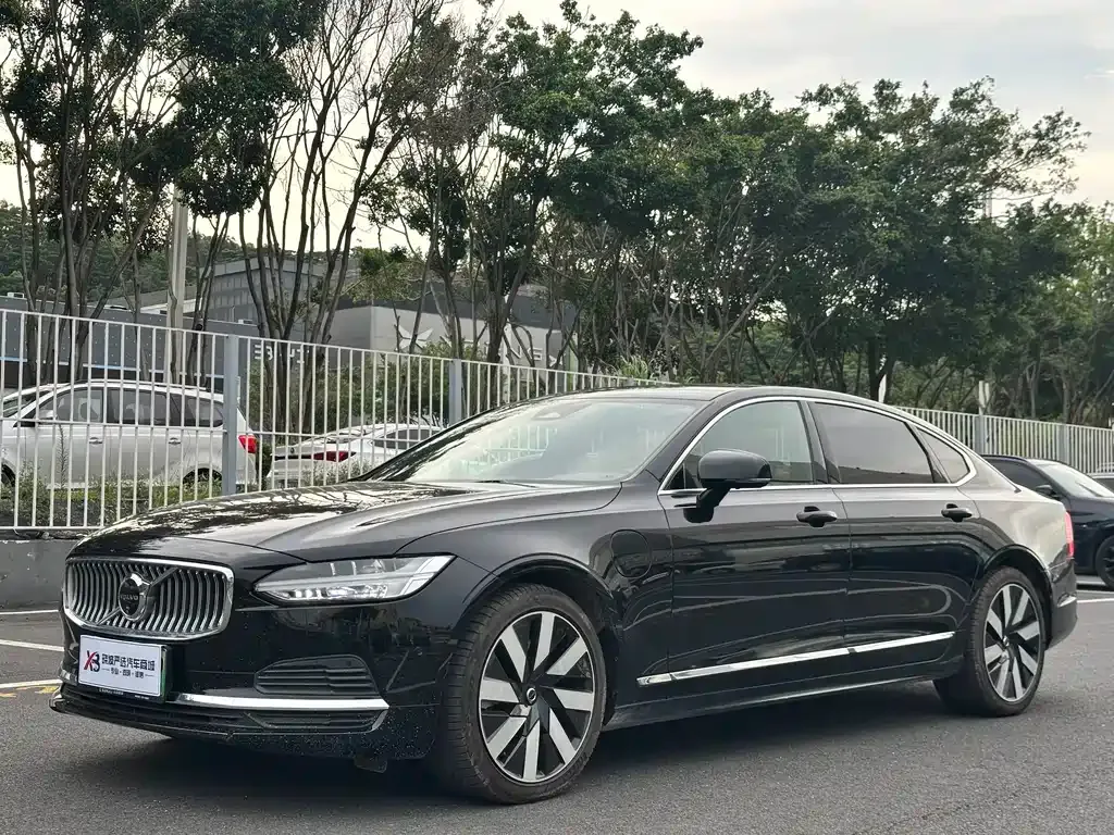 Volvo S90 PHEV — фото 1