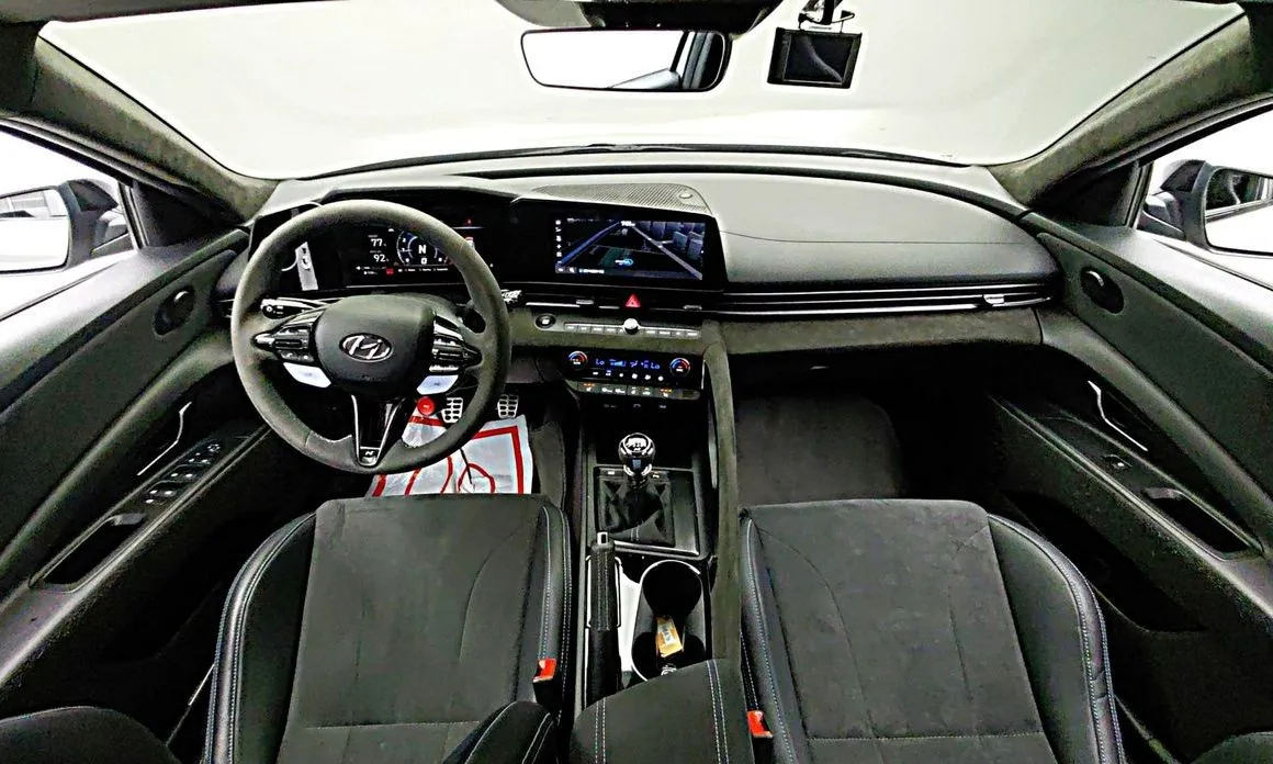 Hyundai AVANTE — фото 8
