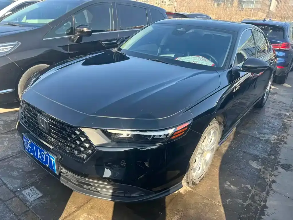 Honda Accord — фото 1