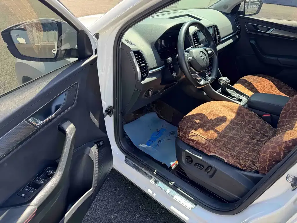 Skoda Karoq — фото 10