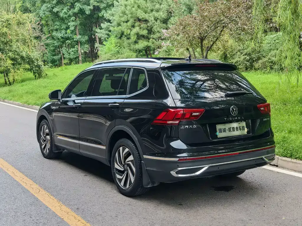 Volkswagen Tiguan L — фото 2