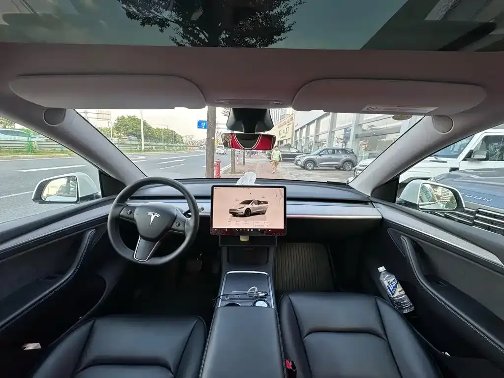 Tesla Model Y — фото 2