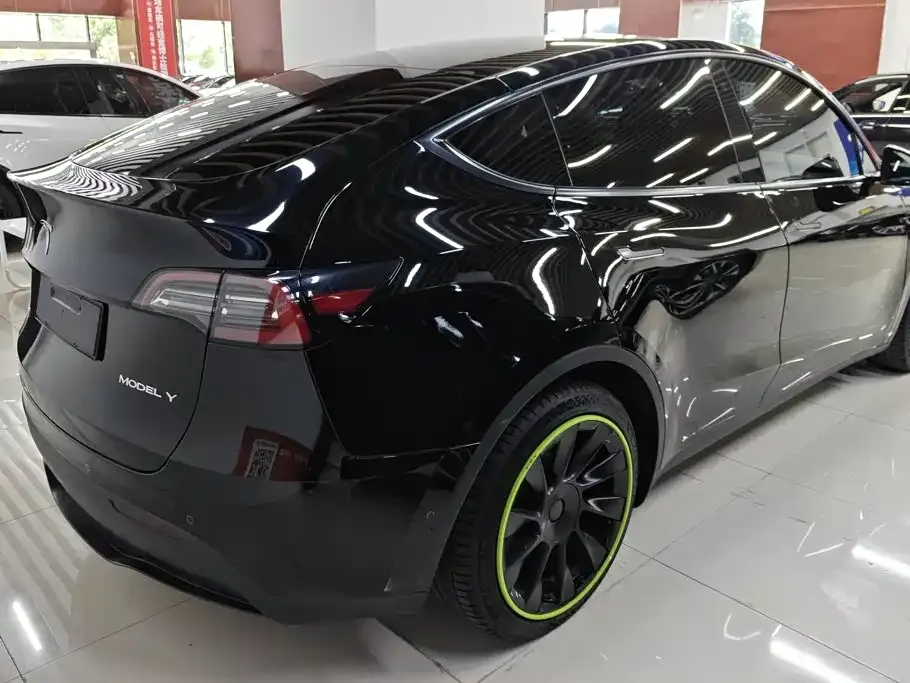 Tesla Model Y — фото 3
