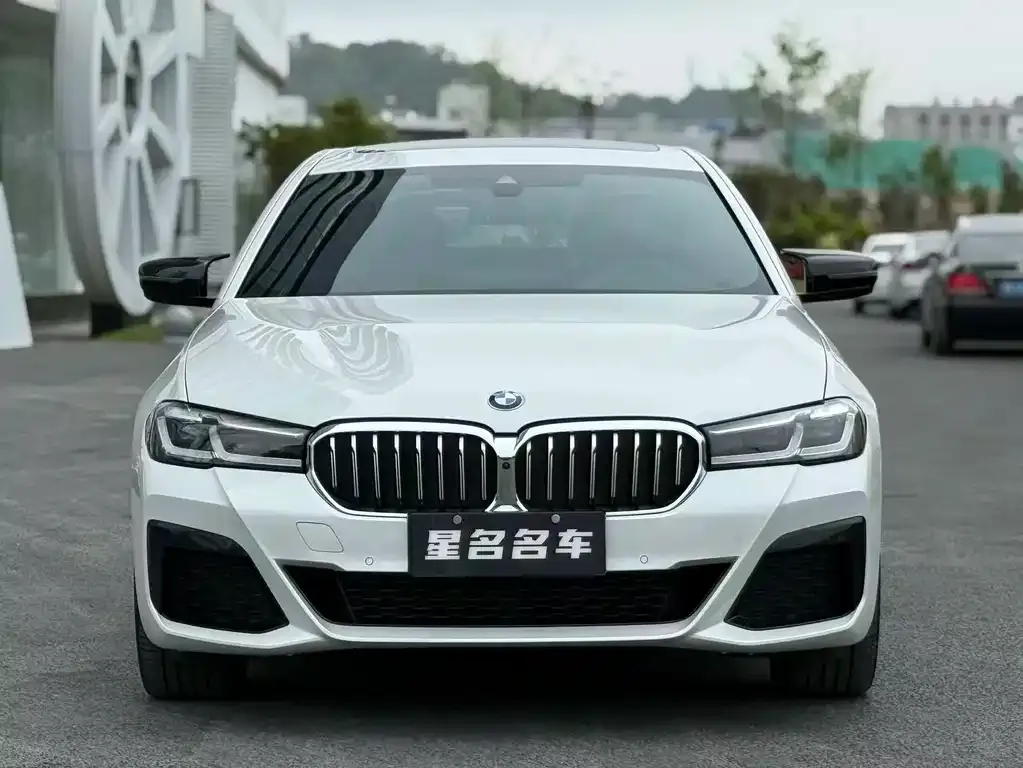 BMW 5 Series — фото 6