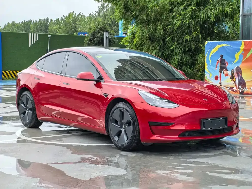 Tesla Model 3 — фото 3