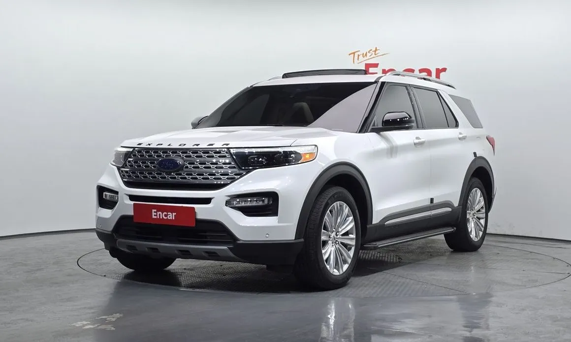 Ford Explorer — фото 1