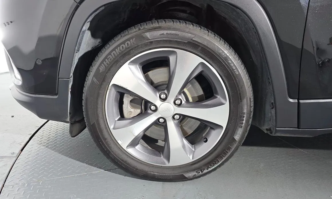 Jeep Cherokee — фото 10