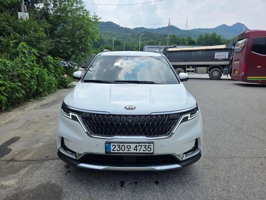 Kia Carnival — фото 1