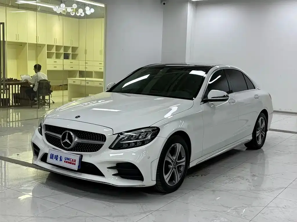 Mercedes-Benz C-Class — фото 1