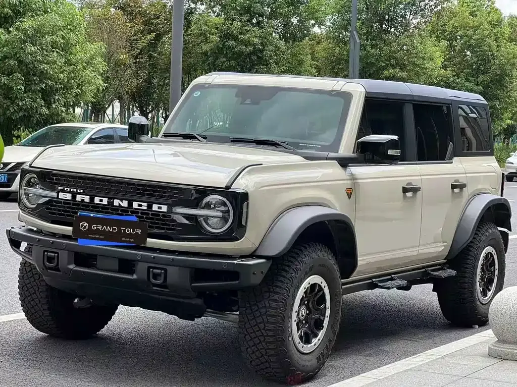 Ford Bronco — фото 1