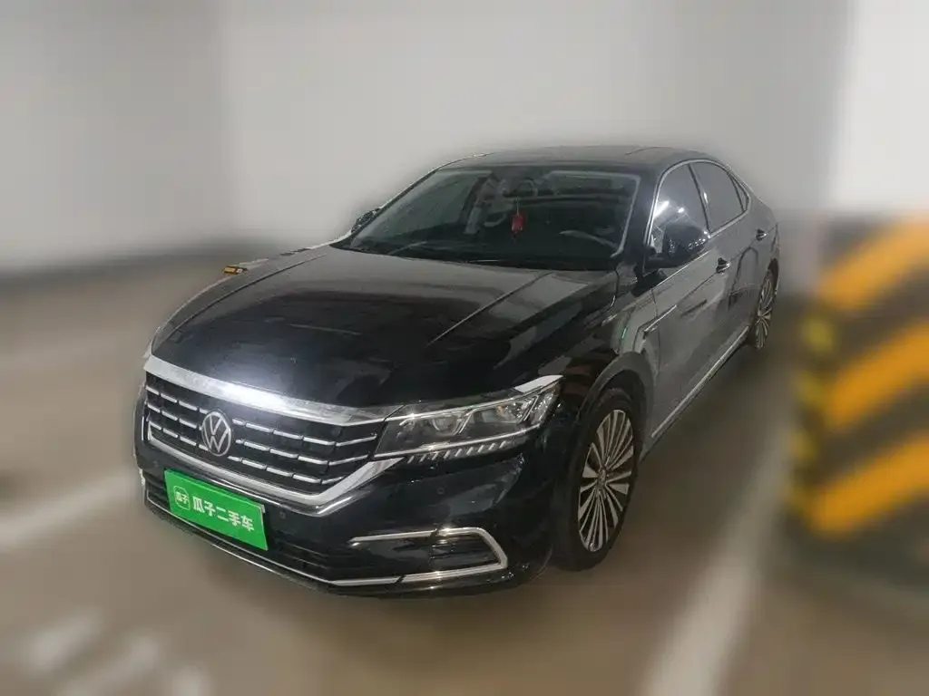 Volkswagen Passat — фото 1