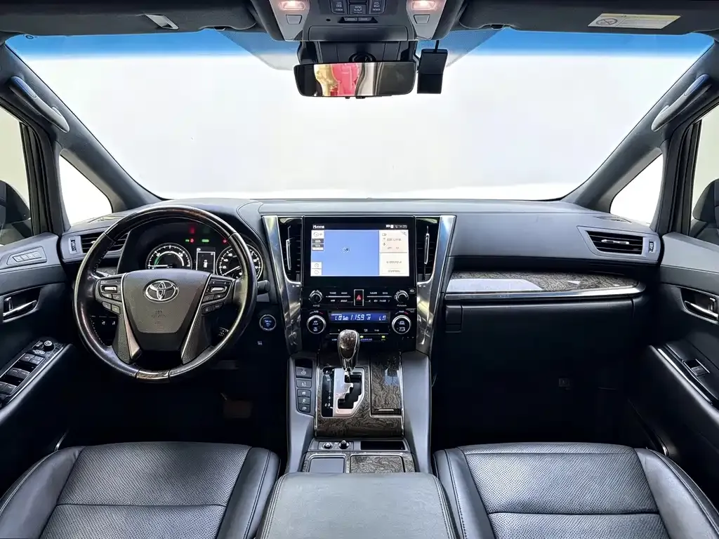 Toyota Vellfire — фото 6