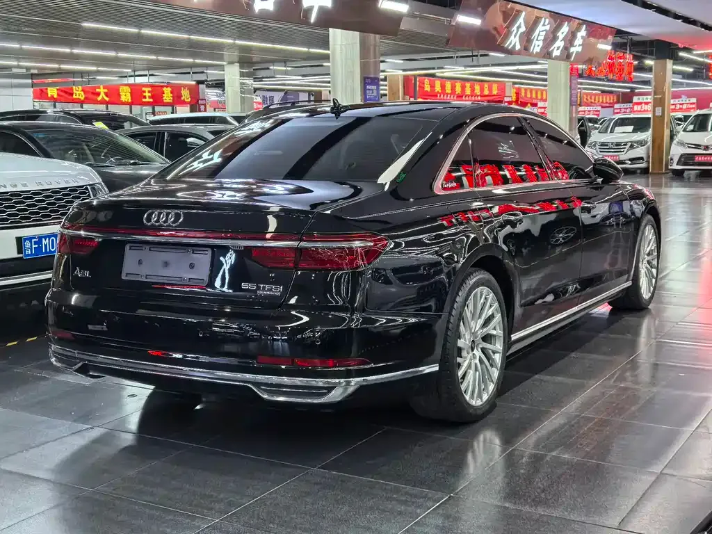 Audi A8 — фото 9