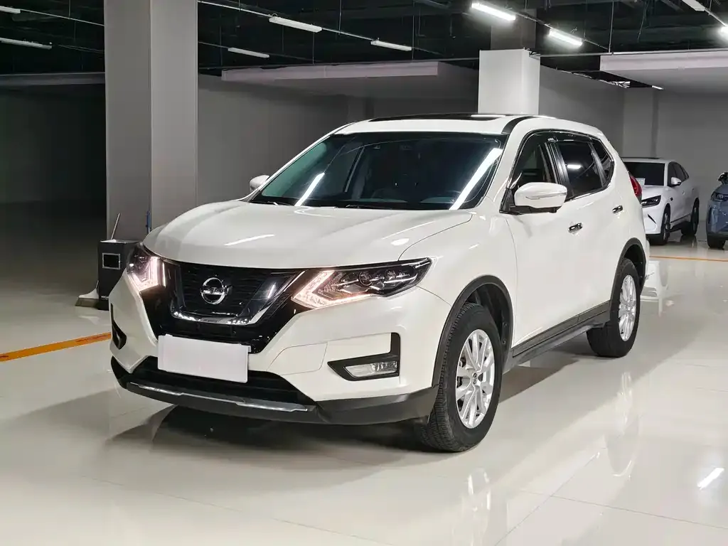 Nissan X-Trail — фото 1