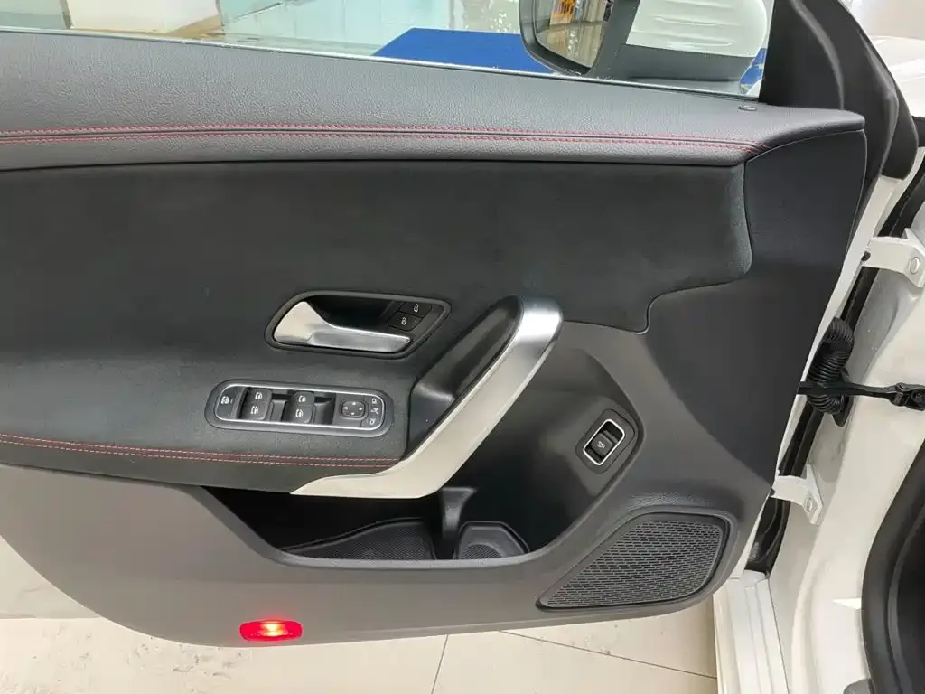 Mercedes-Benz CLA (Import) — фото 10
