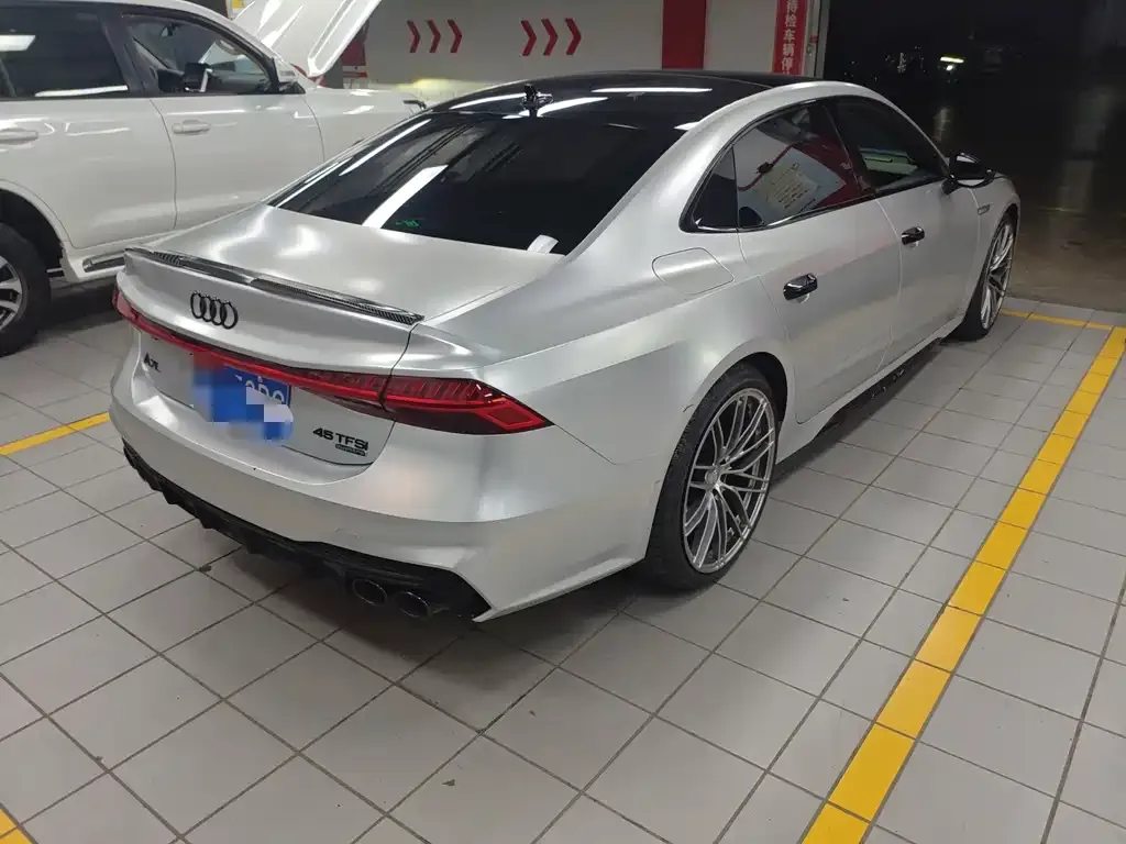 Audi A7L — фото 2