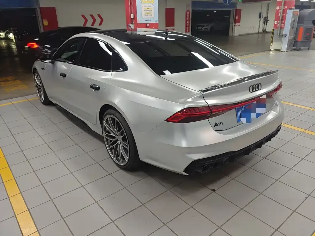 Audi A7L — фото 6