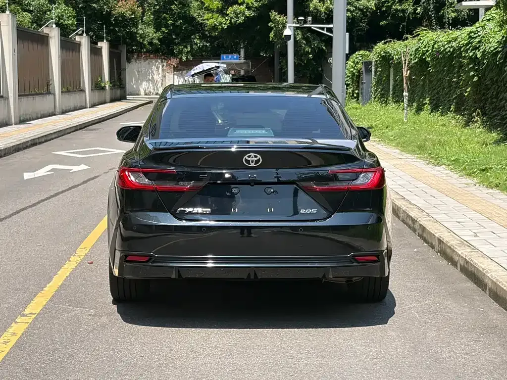 Toyota Camry — фото 6