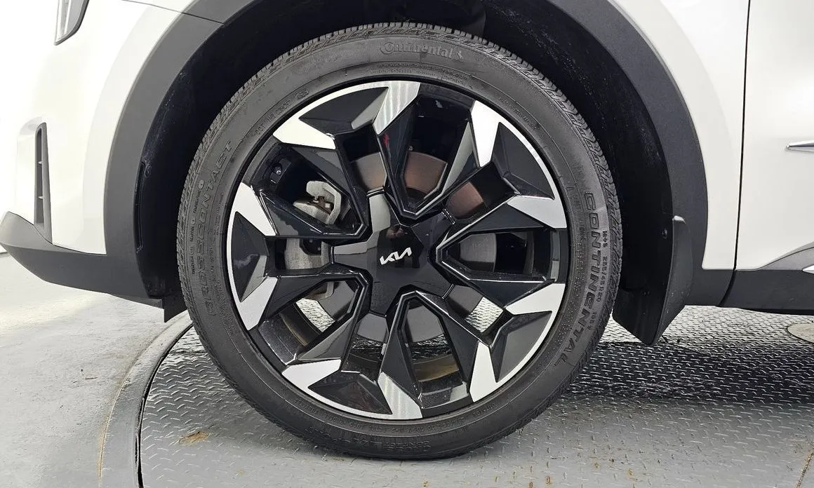 Kia Sorento — фото 7